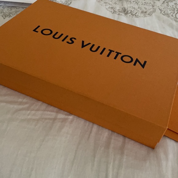 Favotite mm like new in box - Picture 5 of 7